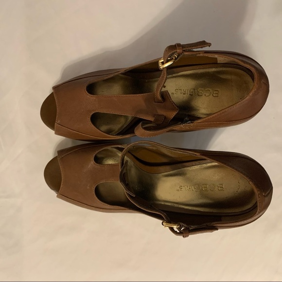 NWOT BCBGirls T-strap Peep-toe ‘Cross’ Heels- imperfect - Picture 2 of 7